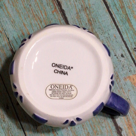 EUC - Vintage Oneida “Spring Daisy” Little Creamer -  3” Tall - Picture 5 of 7